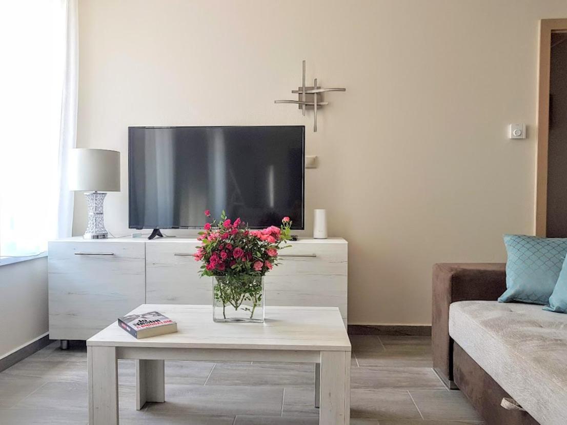 Silver Lodge Apartment 1 Эгер Экстерьер фото