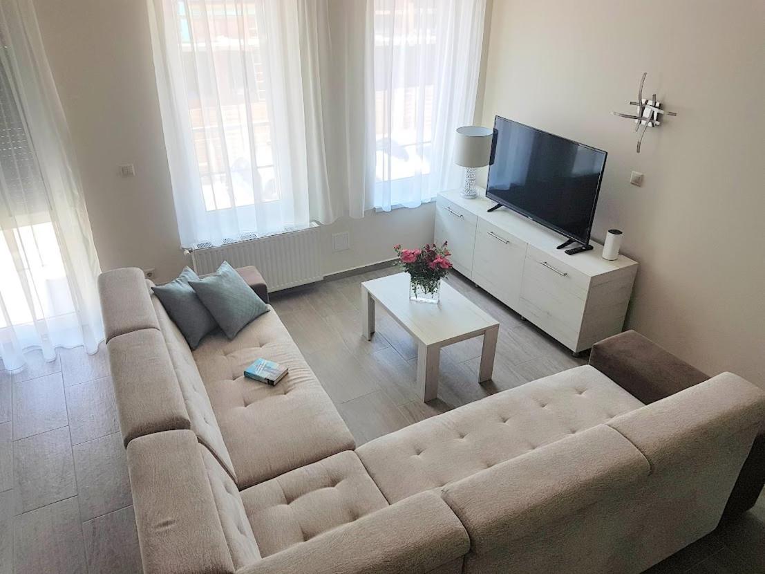 Silver Lodge Apartment 1 Эгер Экстерьер фото